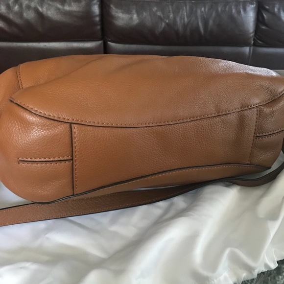 Michael Kors pebbled brown handbag - Picture 5 of 7